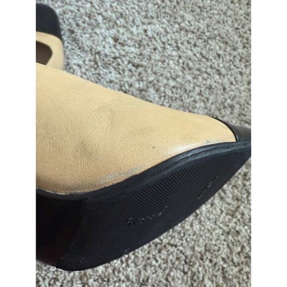 Chanel Original Finition Main Black and Tan CC Logo  Pumps Size 39 - Picture 7 of 10